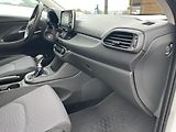 Hyundai i30 1.6d 4/2022 NEHAV-NAVI-DPH-ČR! - náhled 30