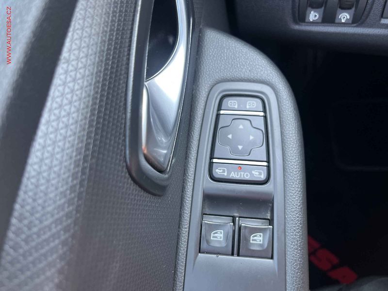 Renault Clio (2018) 1.2i, 1.maj,ČR, AC, tempo - fotka 12 z 16