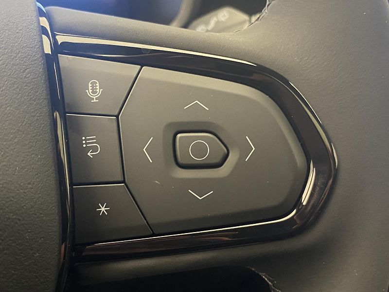 Lynk & Co 01 (2025) MORE PHEV AUT CZ 1.maj - fotka 36 z 61
