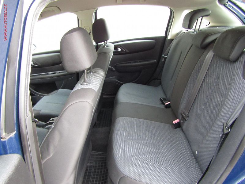 Citroën C4 (2007) 1.4i 16V, ČR, servis.kniha - fotka 10 z 17