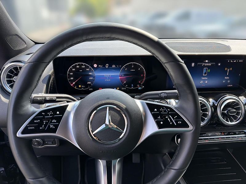 Mercedes-Benz GLB 200d 4MATIC - fotka 10 z 17