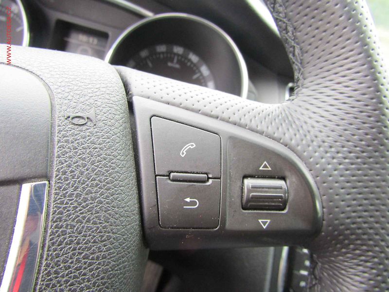 Škoda Superb (2010) 2.0TDI, ČR, Bixenon - fotka 13 z 17