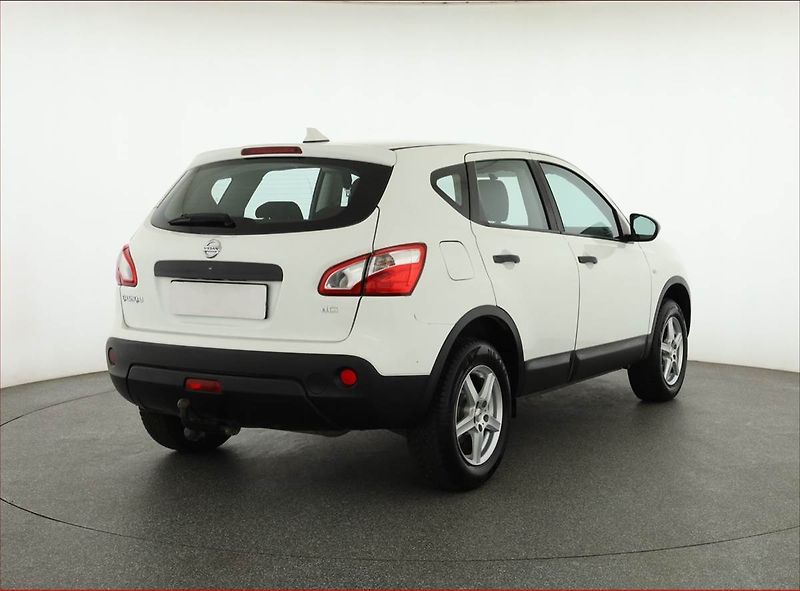 Nissan Qashqai (2013) 1.5 dCi, Tempomat - fotka 5 z 14