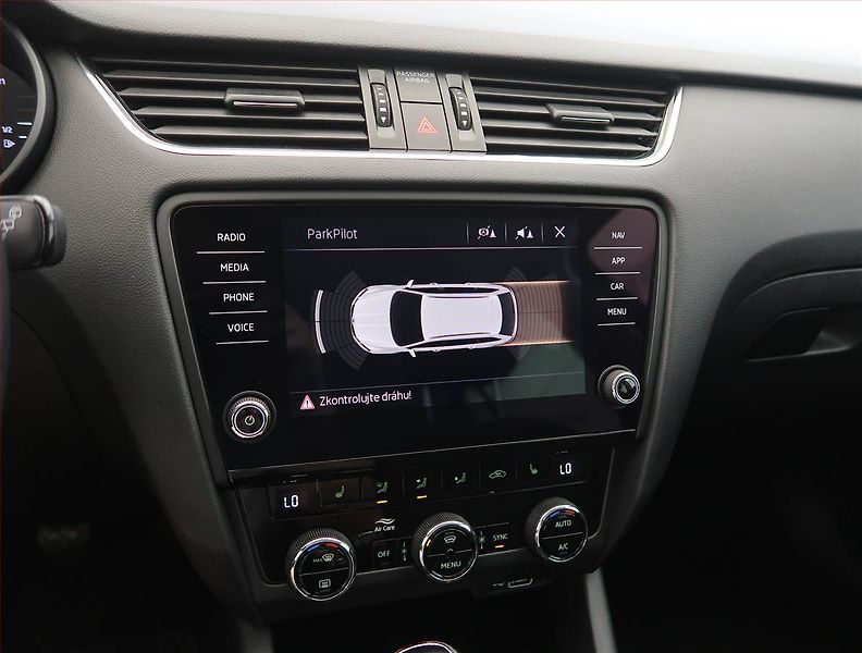 Škoda Octavia (2018) Style 1.6 TDI, Navi, Tempomat - fotka 16 z 24