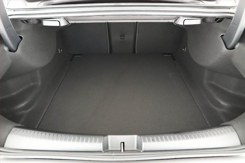 Mercedes-Benz CLA (2025) 180 d, AMG Line - fotka 11 z 24