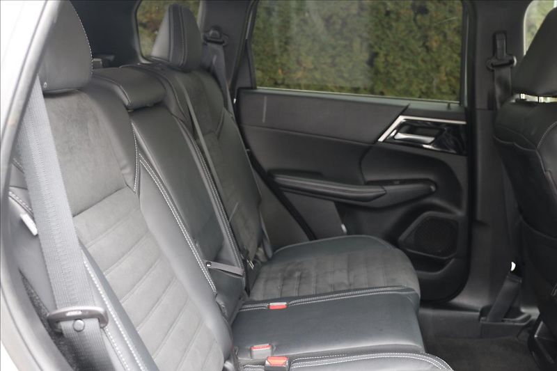 Mitsubishi Outlander 2,4 7míst, intense - fotka 60 z 70
