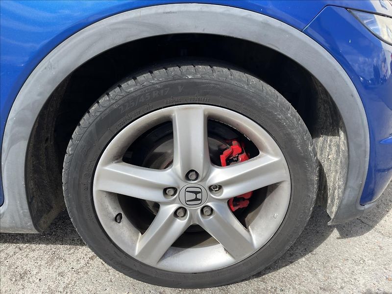 Honda Civic 2,2 CTDi*103kW*+ Al kola 17 l - fotka 33 z 35