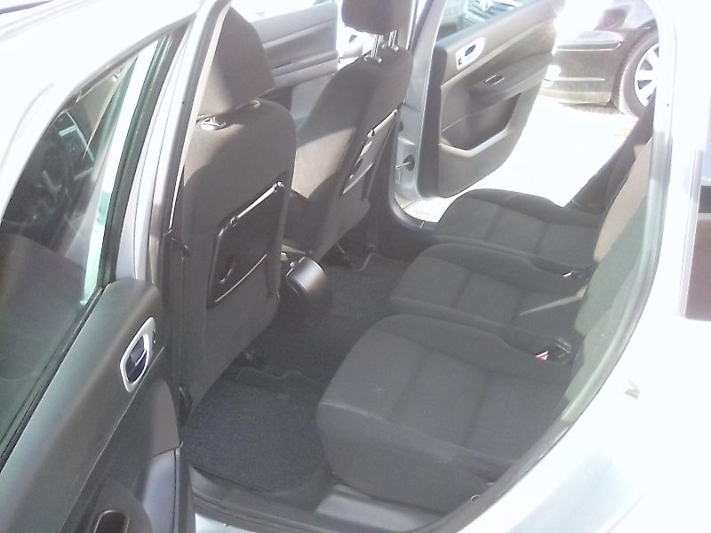 Peugeot 307 (2007) 2.0i 16V  SW , závěs - fotka 26 z 33