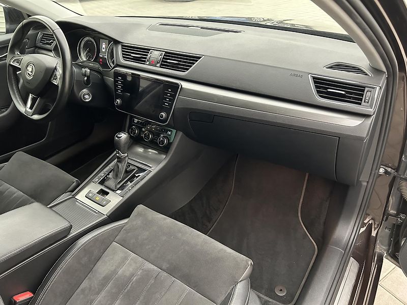 Škoda Superb 2.0 TDI Style Plus - fotka 9 z 27