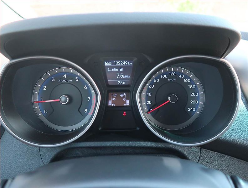 Hyundai i30 (2016) 1.6 MPI, Navi, Tempomat - fotka 11 z 16