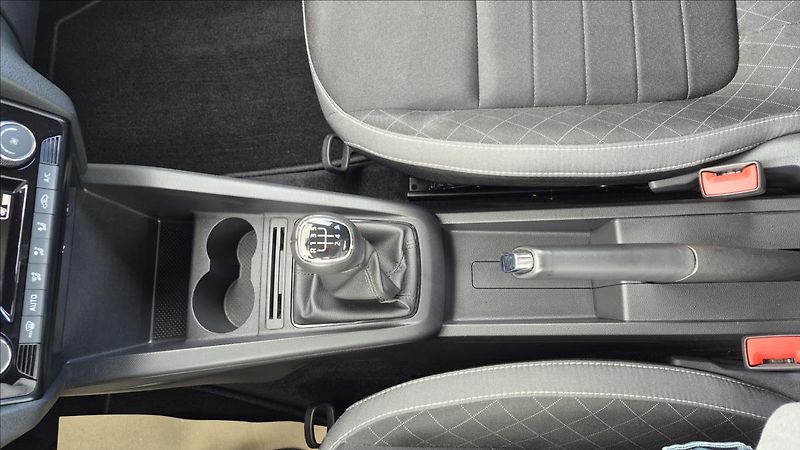 Škoda Fabia 1,0 TSi 70 Kw kombi Ambition - fotka 18 z 23