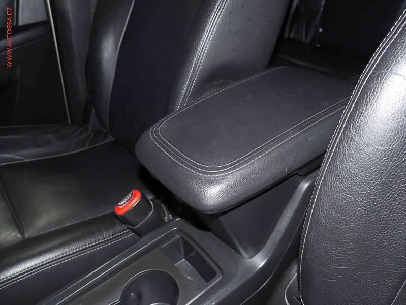 Chevrolet Captiva (2012) 2.2 CDTi 4x4, ČR, servis - fotka 20 z 22