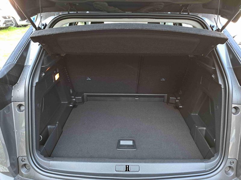Peugeot 3008 (2022) 1,2 PT EAT8 LED 17ALU PDC NAVI - fotka 16 z 20