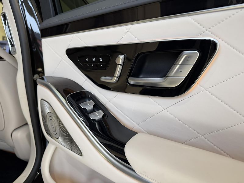 Mercedes-Benz Třídy S (2022) S 580 4M L/PANO/BURM/SOFT/DIGI - fotka 17 z 22