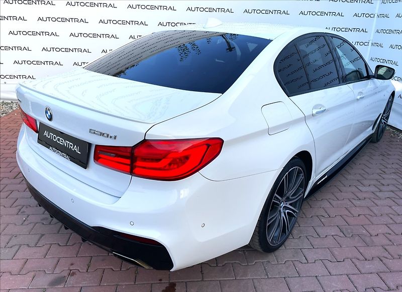 BMW Řada 5 3,0 D,530 xDrive,195kW,M-PACKE - fotka 10 z 34