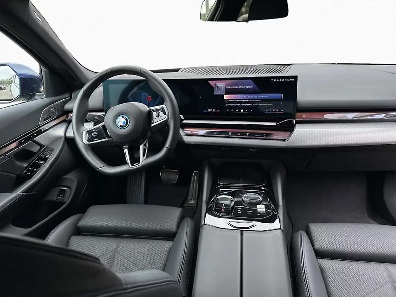 BMW i5 xDrive40 M-Sport HuD 360 Venti - fotka 9 z 10