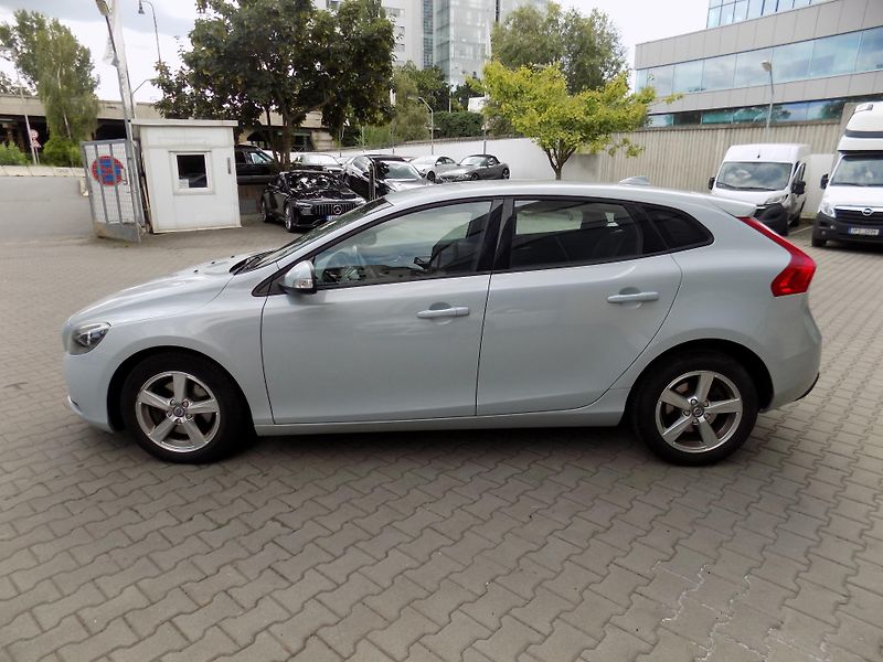Volvo V40 (2016) 2.0 16V  - fotka 4 z 12