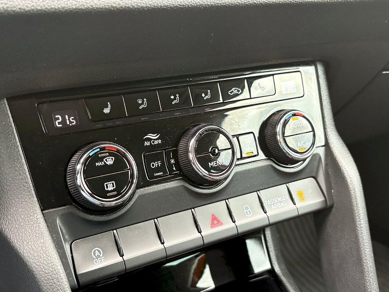 Škoda Karoq (2022) 1.5 TSI / 110 kW / AMBITION - fotka 27 z 30