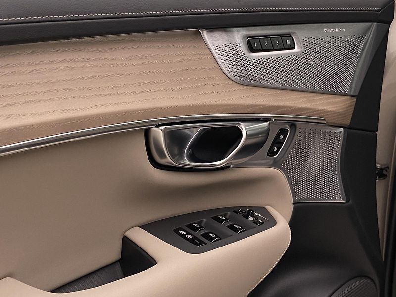 Volvo XC90 (2026) T8 AWD Plug-in DARK PLUS 7m - fotka 30 z 78