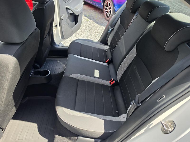Škoda Rapid 1.0 TSI Park Senzor  - fotka 10 z 21