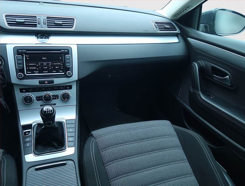 Volkswagen CC (2013) Sportline 2.0 TDI, Xenony - fotka 8 z 17