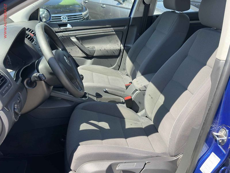 Volkswagen Golf (2005) 1.4i, AC, výhřev sed - fotka 9 z 15