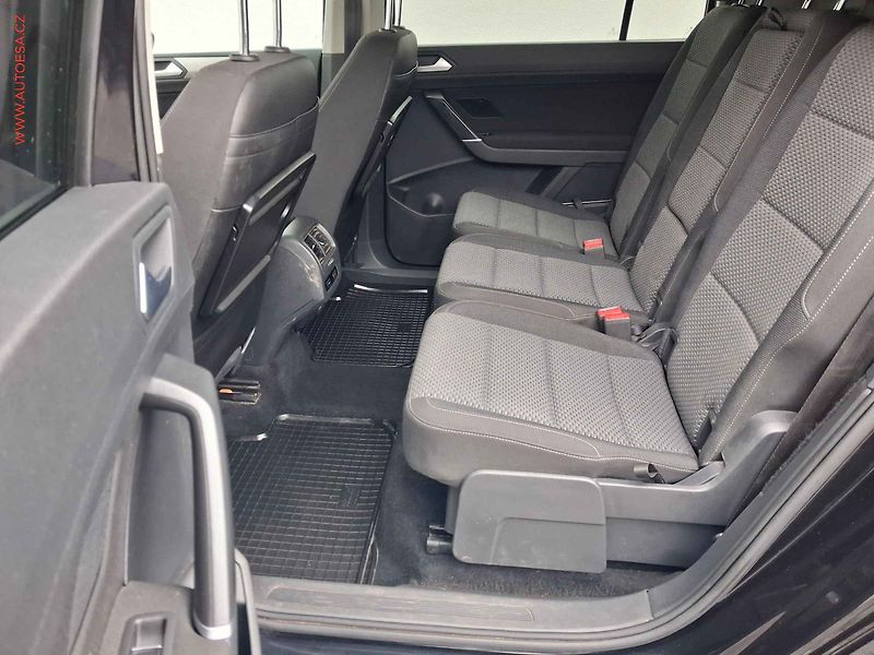 Volkswagen Touran (2016) 1.4TSi, 2.maj, DSG, LED - fotka 10 z 17