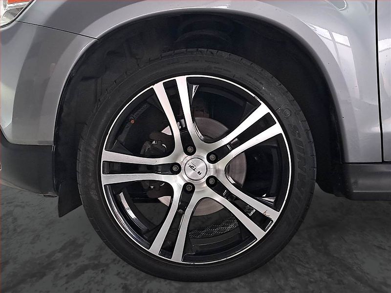 Mitsubishi ASX (2012) Invite 1.8 DI-D MIVEC - fotka 14 z 17