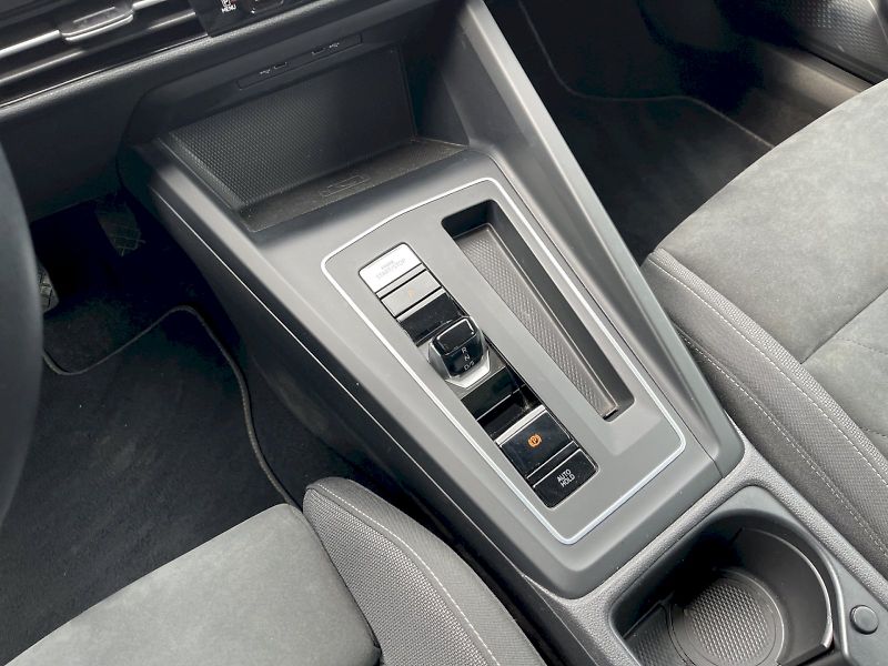 Volkswagen Golf (2022) 1,5 eTSI 110 kW DSG Style Plus - fotka 11 z 30