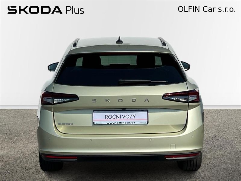Škoda Superb 2,0 TDi 110kW 7DSG SELECTION - fotka 9 z 31