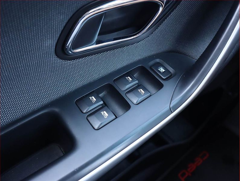Kia Ceed (2015) 1.6 GDI, Serv.kniha, Tempomat - fotka 13 z 16