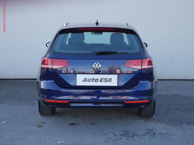 Volkswagen Passat (2018) 2.0TDi, DSG, navi - fotka 5 z 24