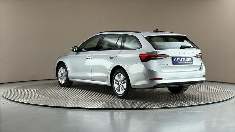 Škoda Octavia 1.0 TSI Ambition Combi - fotka 2 z 24