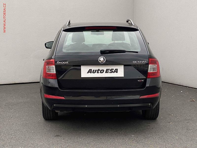 Škoda Octavia (2015) 2.0 TDi 4x4, Elegance - fotka 5 z 17