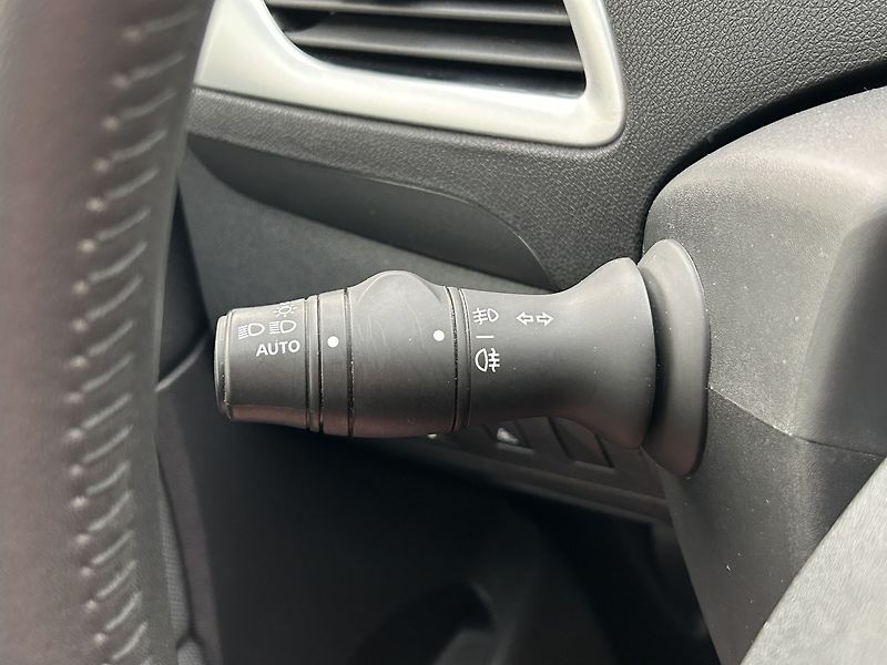 Renault Scénic 1.4 16v Dynamique - fotka 19 z 30