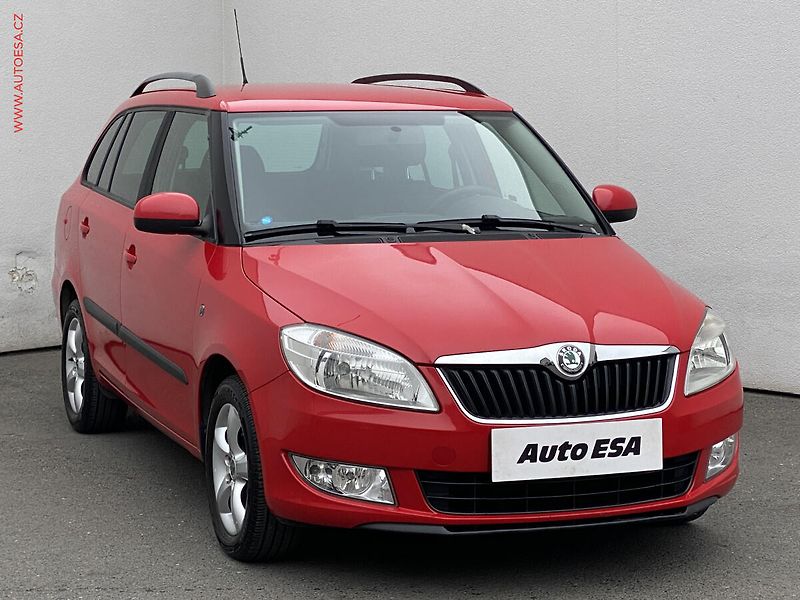 Škoda Fabia (2011) 1.2 TSI, ČR, Ambiente, AC - fotka 1 z 15