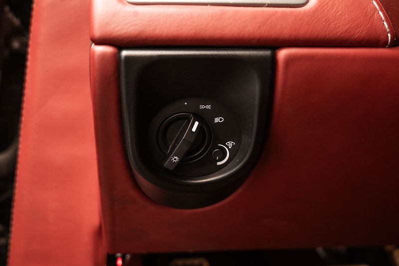 Aston Martin Vantage S - fotka 14 z 18
