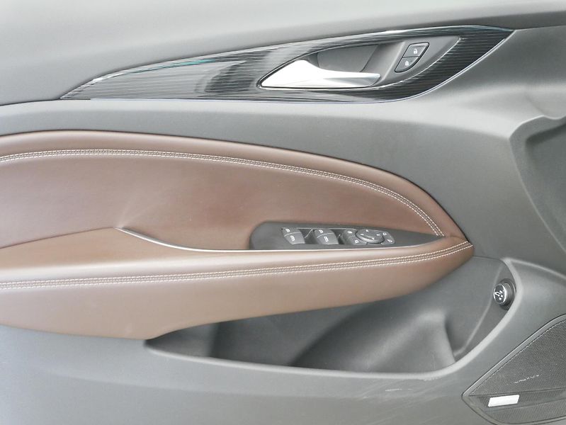 Opel Insignia - fotka 12 z 27
