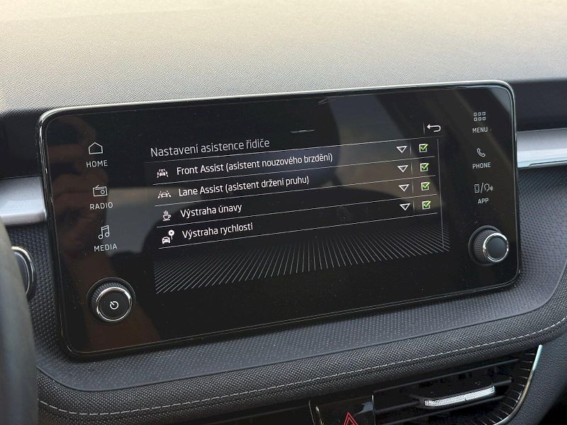 Škoda Fabia (2025) 1.0 TSI 85 kW TopSelection - fotka 16 z 21