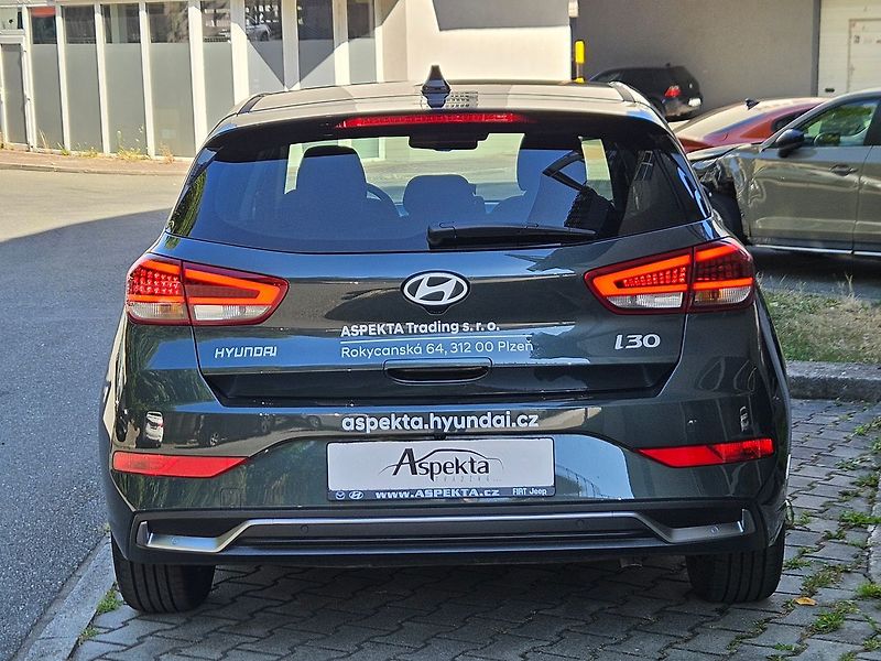 Hyundai i30 1,0 T-GDi 84kW, Style, 1.maj. - fotka 4 z 34