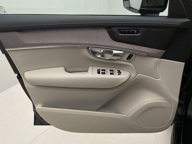 Volvo XC90 T8 AWD RECHARGE BRIGHT PLUS 7m - fotka 7 z 67