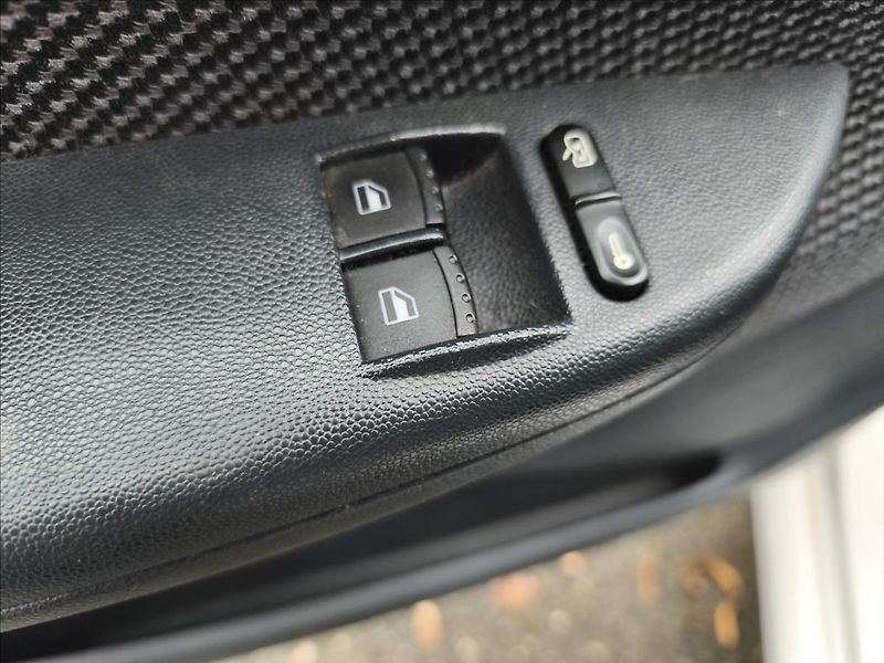 Škoda Fabia 1,4 i  po servise včetně rozvo - fotka 7 z 8