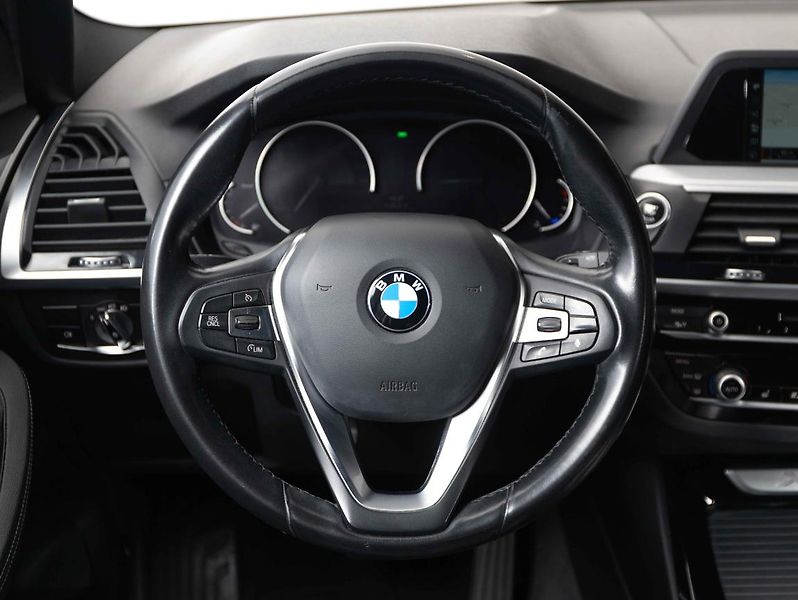 BMW X3 xDrive20d - fotka 12 z 22