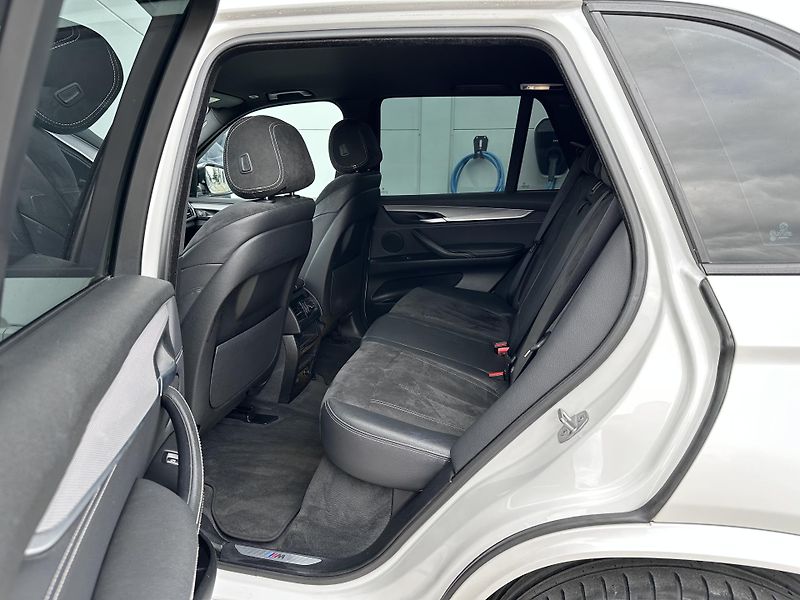 BMW X5 xDrive30d M-Sport - fotka 8 z 23