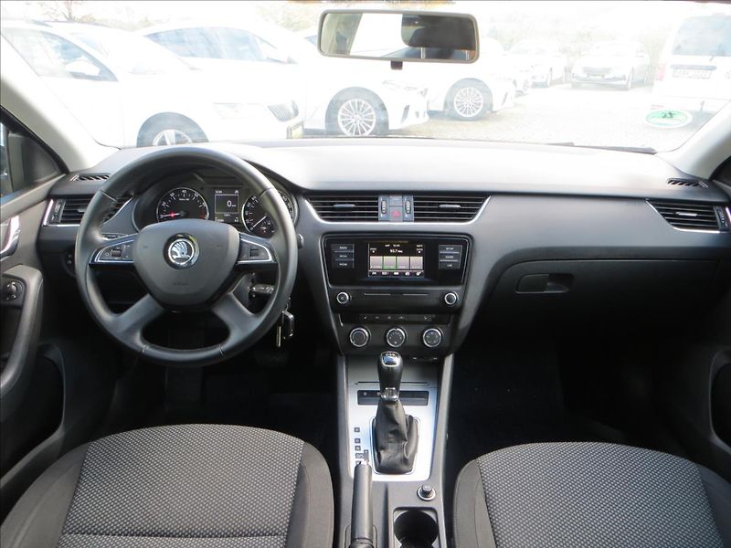 Škoda Octavia 1,2 TSI Ambition Plus DSG7 ČR - fotka 21 z 21