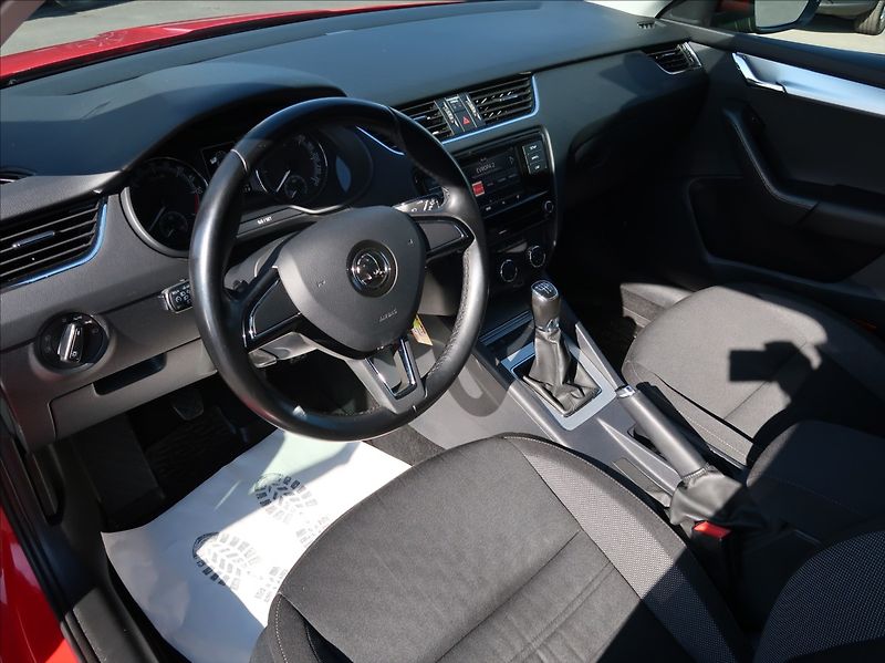 Škoda Octavia 1,6 TDi,85kW,1majČR,Serv.k,DPH - fotka 9 z 24