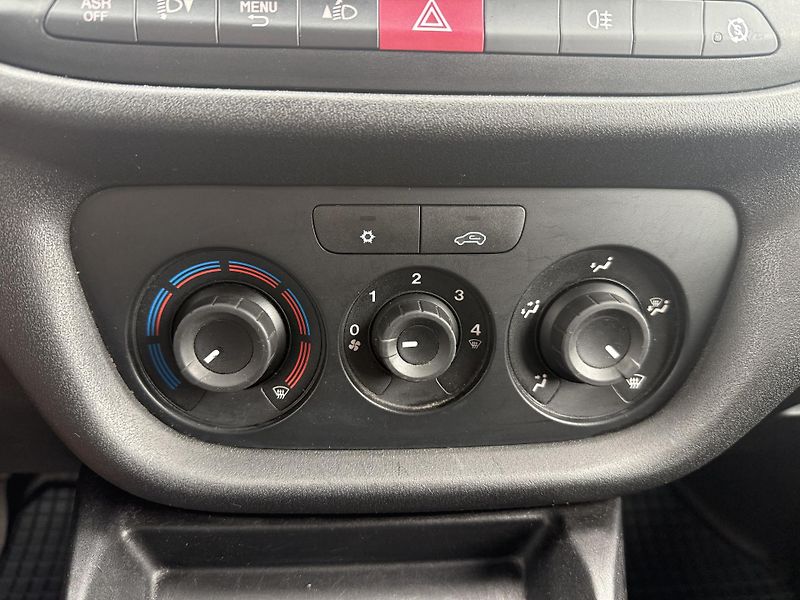 Fiat Dobló 1.3 MTJ Klimatizace - fotka 15 z 21