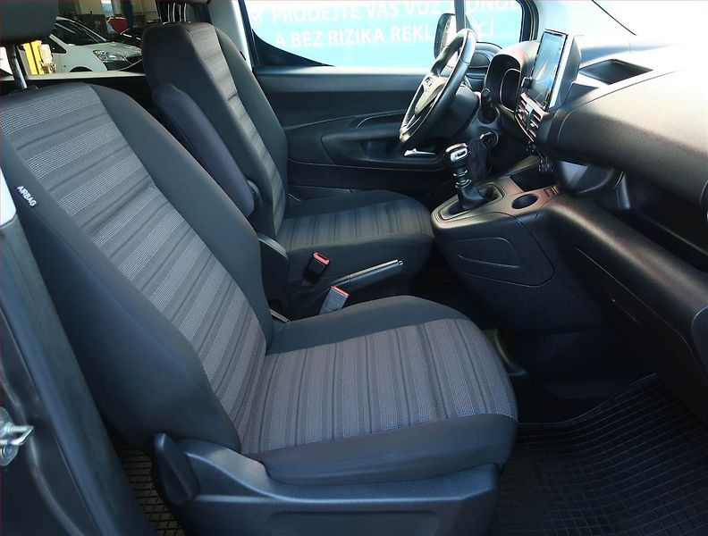 Opel Combo (2020) Edition 1.2 Turbo, 5Míst, ČR - fotka 9 z 18