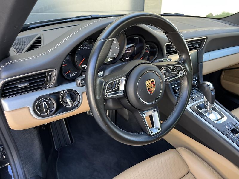 Porsche 911 Targa 4S 991.2 309 kW - fotka 20 z 31