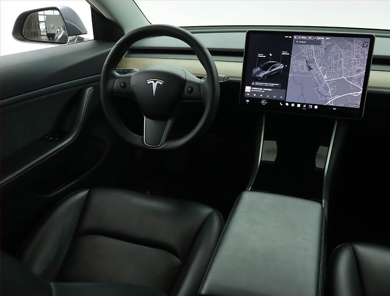 Tesla Model 3 (2019) Long Range 4WD 82kWh, SoH 86% - fotka 7 z 22